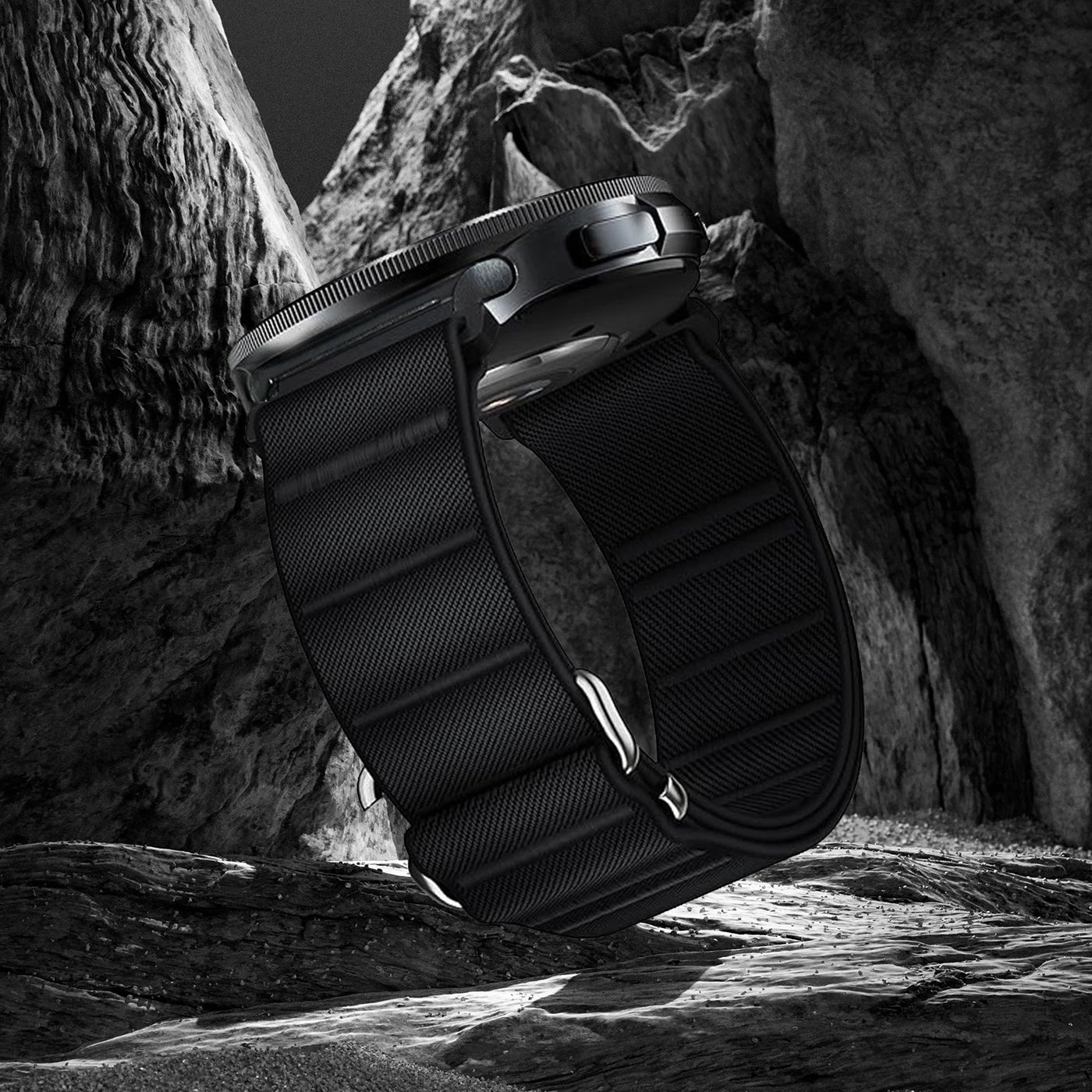 Outdoor Nylon Strap - The Z Flip Case